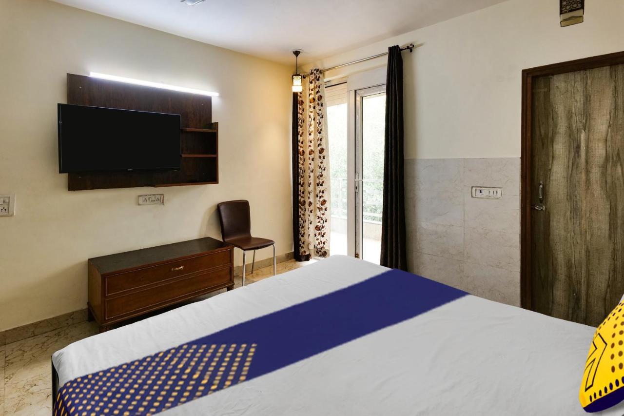 Oyo Flagship 81486 Hotel Mahalaxmi Guesthouse Yeni Delhi Dış mekan fotoğraf